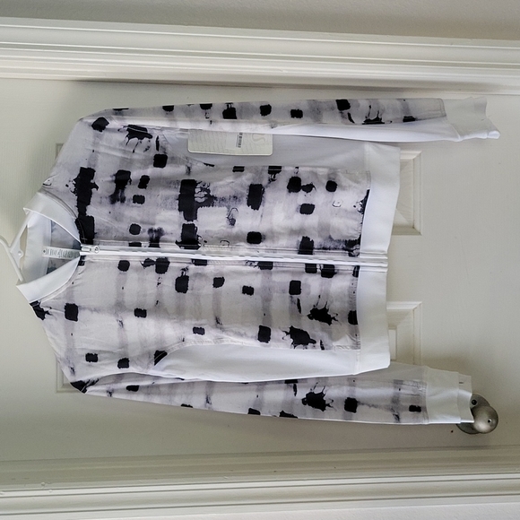 Lululemon Black And White Jacket NWT - Picture 1 of 6